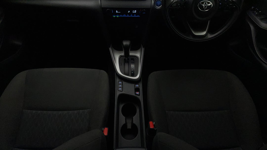 2022 Toyota Yaris Cross Gx Hybrid, Automatic, 43380 km, Center Console