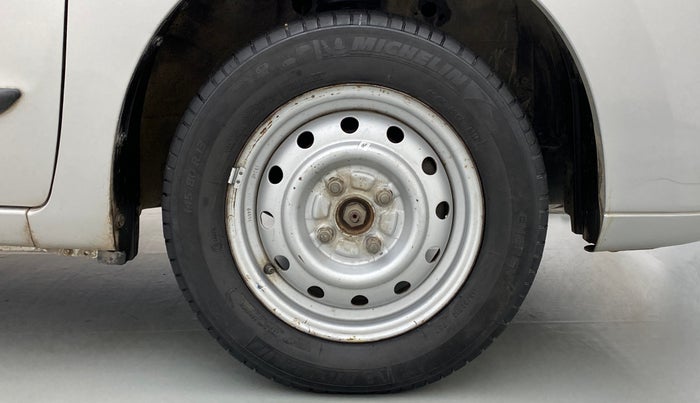 2011 Maruti Wagon R 1.0 LXI, Petrol, Manual, 80,404 km, Right Front Wheel