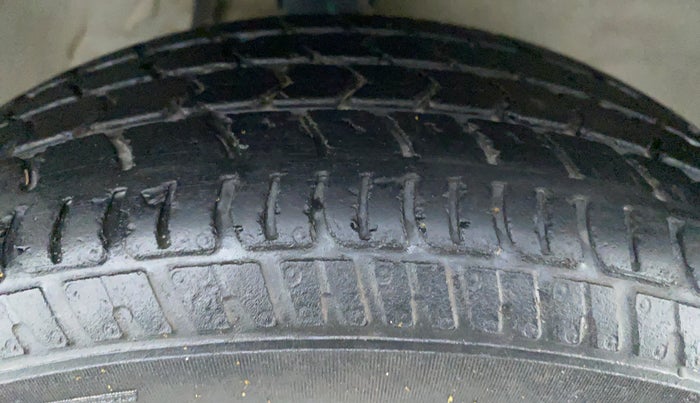 2018 Maruti Alto K10 VXI P, Petrol, Manual, 14,382 km, Right Front Tyre Tread
