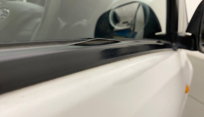 2018 Datsun Redi Go T (O), Petrol, Manual, 28,792 km, Driver-side door - Weather strip has minor damage