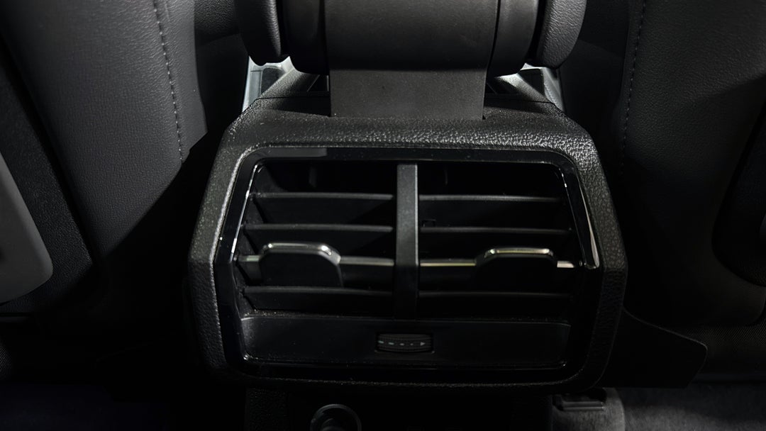 2025 Audi Q3 40 Tfsi Quattro S Line, Automatic, 10429 km, Rear A/C Vent