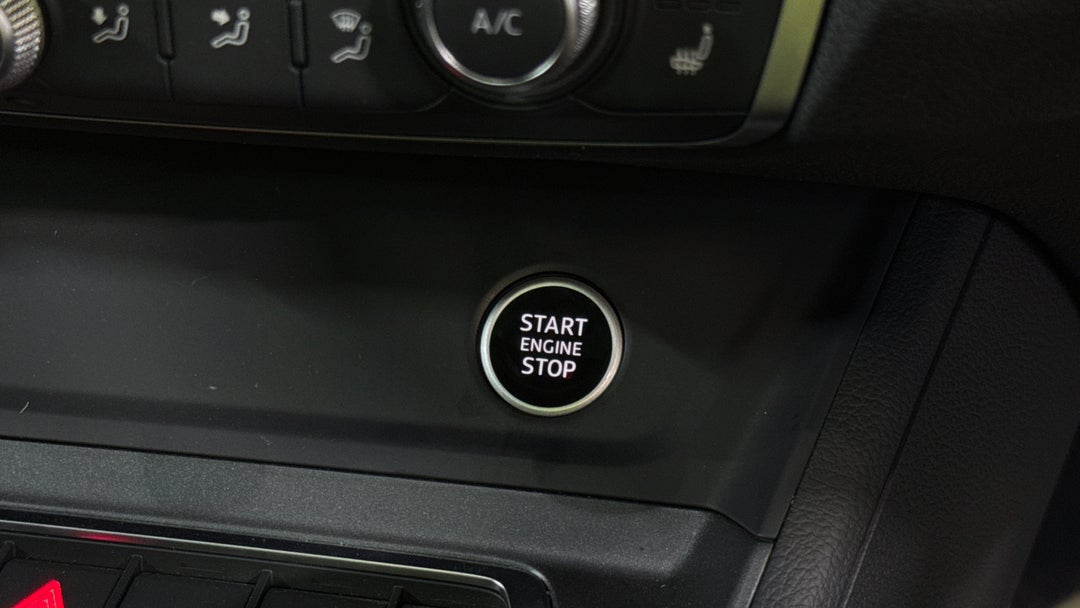 2025 Audi Q3 40 Tfsi Quattro S Line, Automatic, 10429 km, Keyless / Button Start