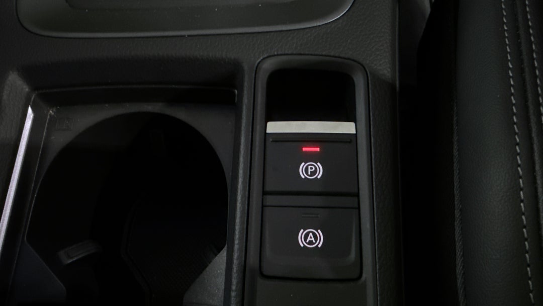 2025 Audi Q3 40 Tfsi Quattro S Line, Automatic, 10429 km, Handbrake