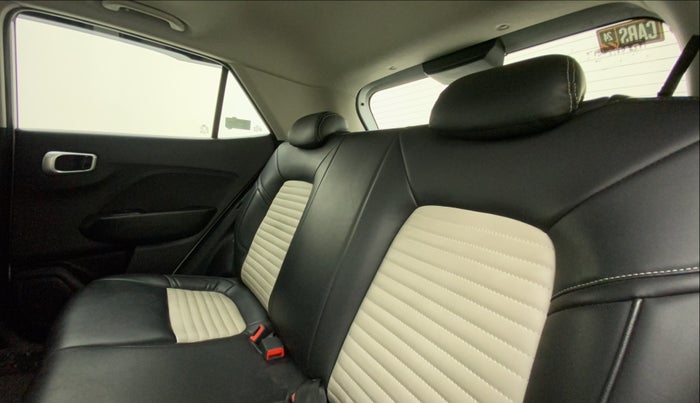 2022 Hyundai VENUE SX 1.0 TURBO IMT, Petrol, Manual, 16,132 km, Right Side Rear Door Cabin