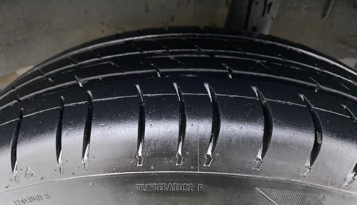2016 Renault Kwid RXL, Petrol, Manual, 46,016 km, Left Rear Tyre Tread