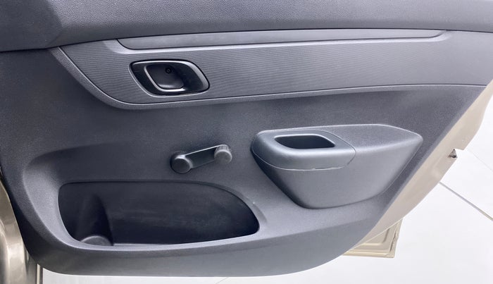 2016 Renault Kwid RXL, Petrol, Manual, 46,016 km, Driver Side Door Panels Control