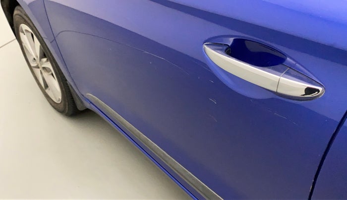 2015 Hyundai Elite i20 SPORTZ 1.2, Petrol, Manual, 15,828 km, Front passenger door - Minor scratches