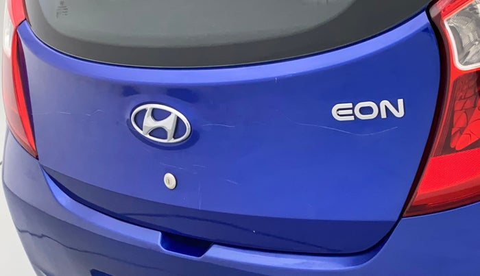 2017 Hyundai Eon ERA +, Petrol, Manual, 43,588 km, Dicky (Boot door) - Paint has minor damage