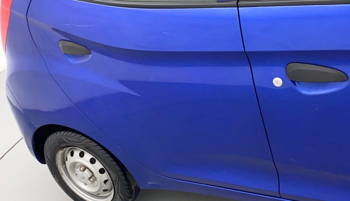 2017 Hyundai Eon ERA +, Petrol, Manual, 43,588 km, Right rear door - Minor scratches