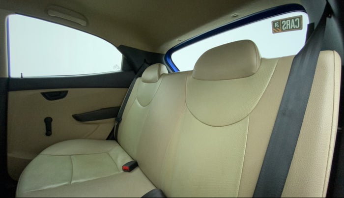 2017 Hyundai Eon ERA +, Petrol, Manual, 43,588 km, Right Side Rear Door Cabin