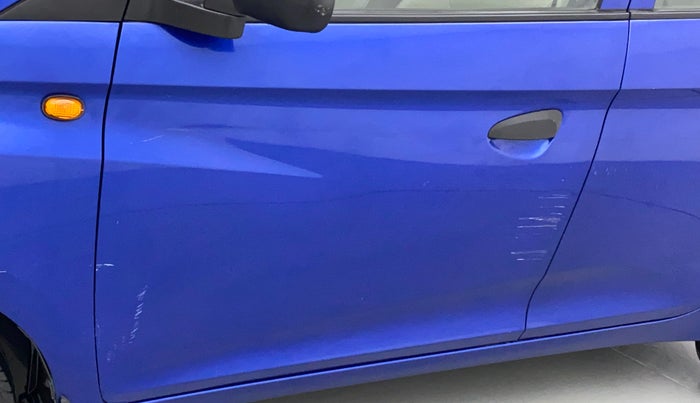 2017 Hyundai Eon ERA +, Petrol, Manual, 43,588 km, Front passenger door - Slight discoloration