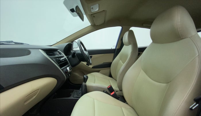 2017 Hyundai Eon ERA +, Petrol, Manual, 43,588 km, Right Side Front Door Cabin