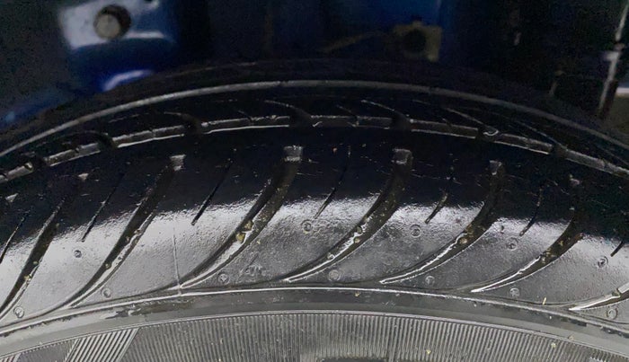 2017 Hyundai Eon ERA +, Petrol, Manual, 43,588 km, Left Rear Tyre Tread