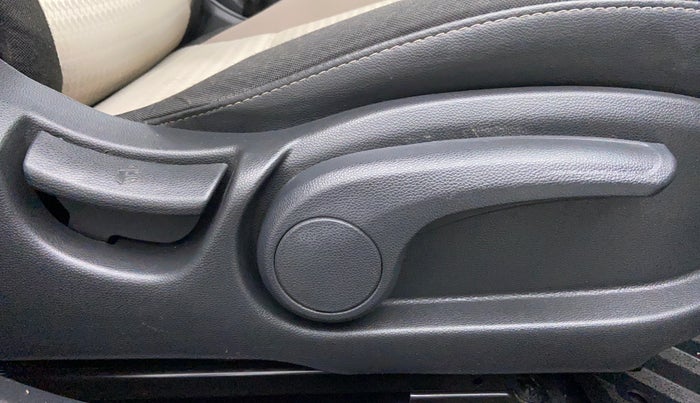 2019 Hyundai Elite i20 1.2 SPORTS PLUS VTVT, Petrol, Manual, 29,900 km, Driver Side Adjustment Panel
