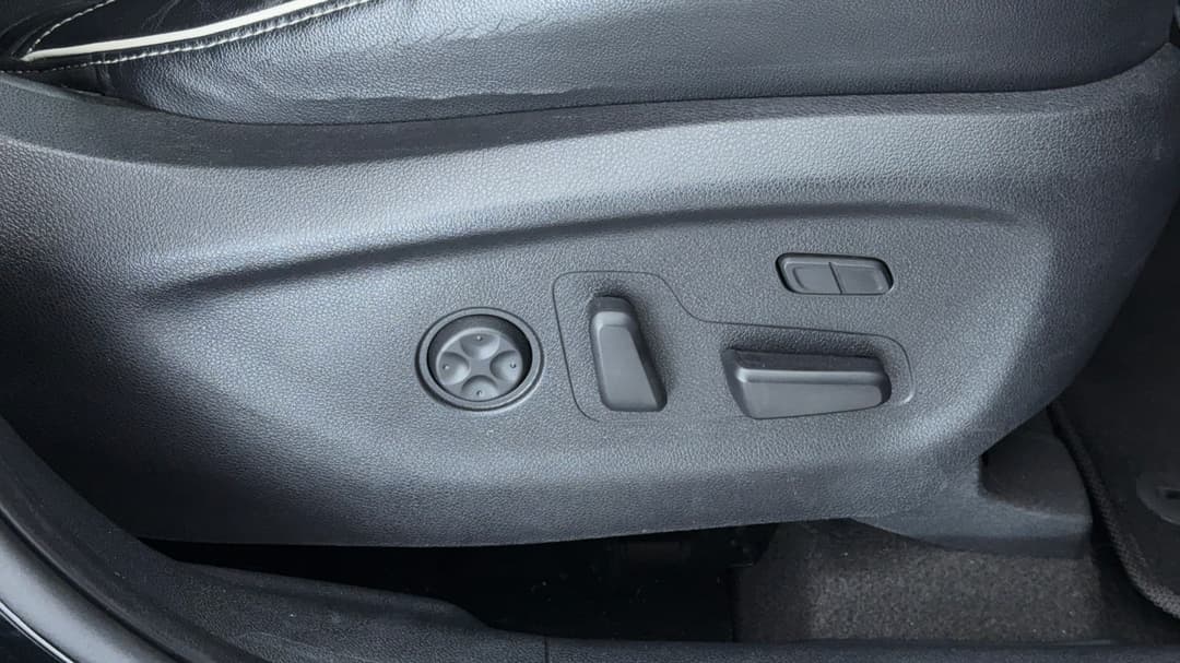 2017 Kia Sorento Gt-line (4x4), Automatic, 150881 km, Drivers Side Adjustment Panel