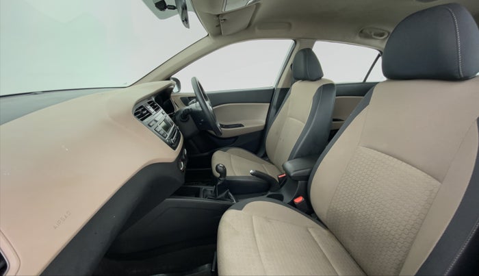 2017 Hyundai Elite i20 SPORTZ 1.2, Petrol, Manual, 28,048 km, Right Side Front Door Cabin