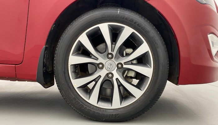 2016 Hyundai Verna FLUIDIC 1.6 SX VTVT, Petrol, Manual, 28,589 km, Right Front Wheel