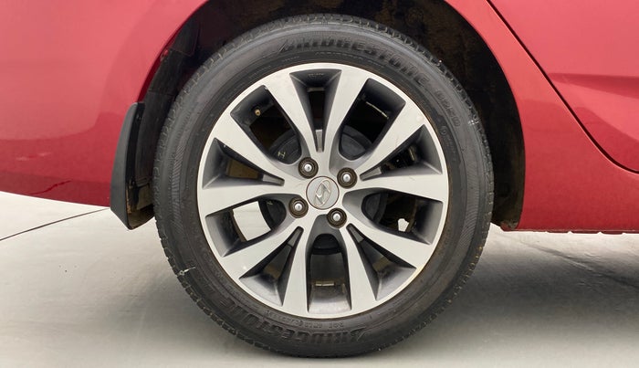 2016 Hyundai Verna FLUIDIC 1.6 SX VTVT, Petrol, Manual, 28,589 km, Right Rear Wheel