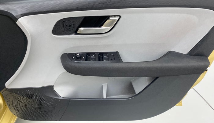 2021 Tata ALTROZ XZ 1.2, Petrol, Manual, 6,375 km, Driver Side Door Panels Control