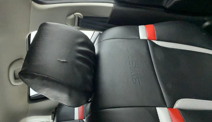 2016 Maruti Swift VXI O, Petrol, Manual, 1,05,474 km, Front left seat (passenger seat) - Cover slightly torn