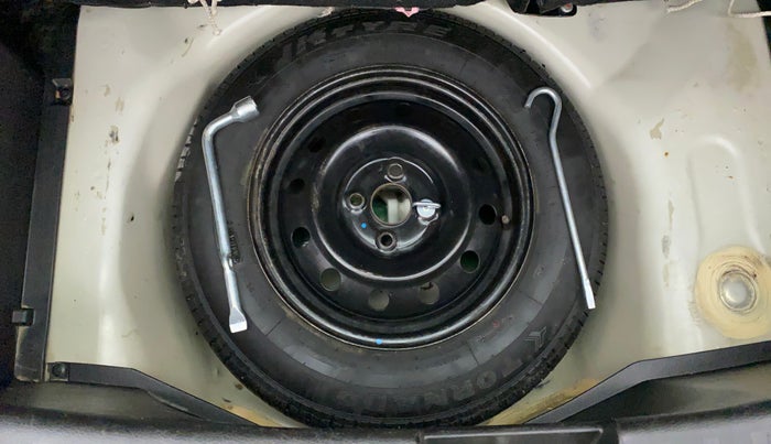 2016 Maruti Swift VXI O, Petrol, Manual, 1,05,474 km, Spare Tyre