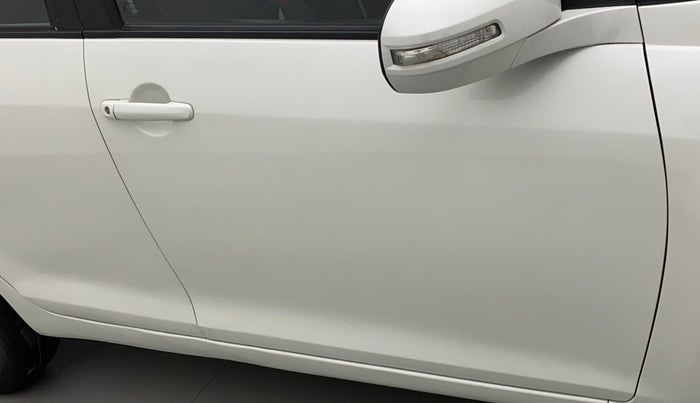 2016 Maruti Swift VXI O, Petrol, Manual, 1,05,474 km, Driver-side door - Minor scratches