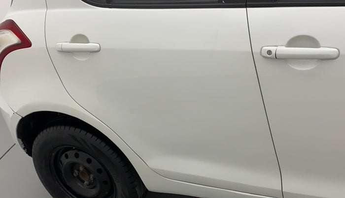 2016 Maruti Swift VXI O, Petrol, Manual, 1,05,474 km, Right rear door - Slightly dented