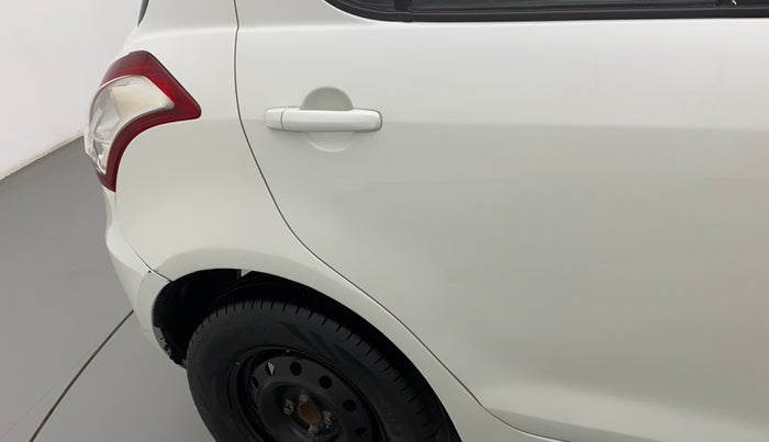 2016 Maruti Swift VXI O, Petrol, Manual, 1,05,474 km, Right quarter panel - Paint has minor damage