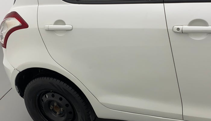 2016 Maruti Swift VXI O, Petrol, Manual, 1,05,474 km, Right rear door - Slightly rusted