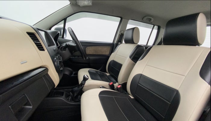 2017 Maruti Wagon R 1.0 VXI OPT, Petrol, Manual, 1,13,131 km, Right Side Front Door Cabin