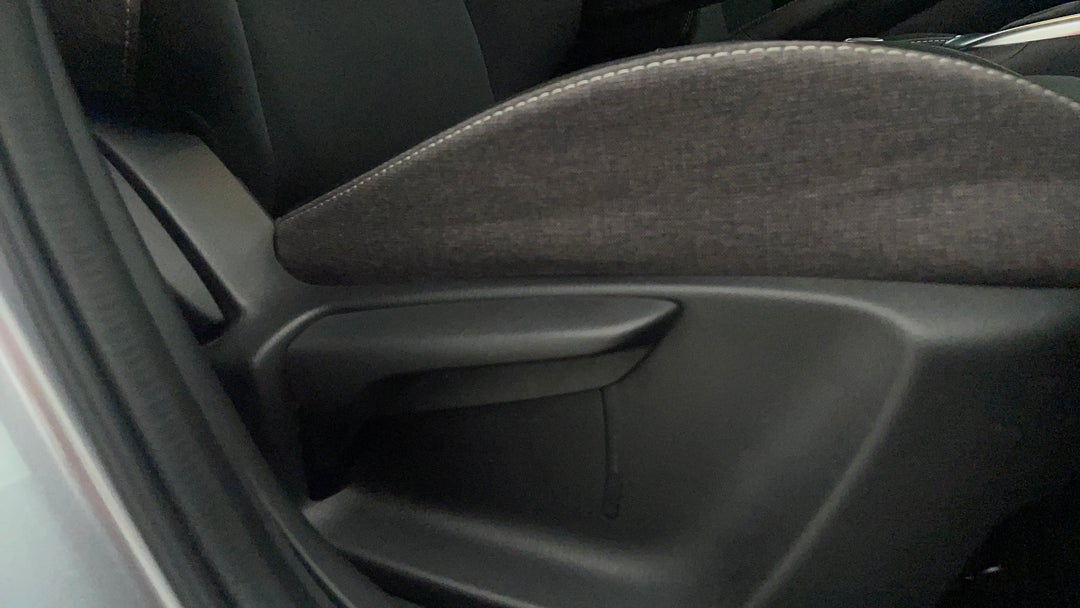 2023 Mazda 2 G15 Pure, Automatic, 9886 km, Drivers Side Adjustment Panel