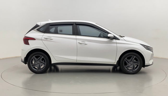 2021 Hyundai NEW I20 SPORTZ 1.2 MT, Petrol, Manual, 3,498 km, Right Side View