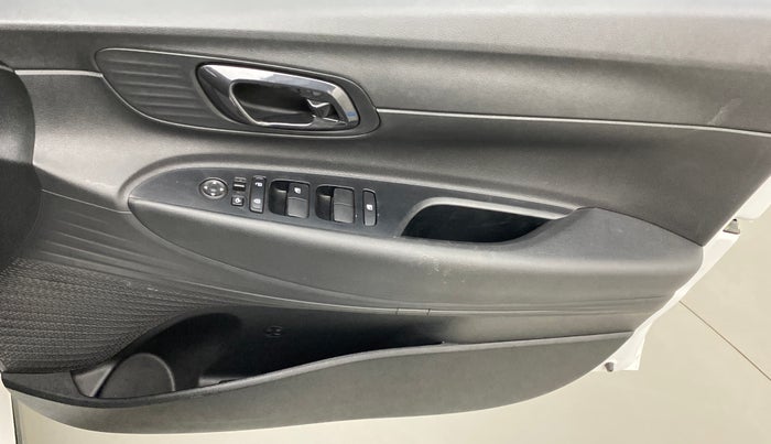 2021 Hyundai NEW I20 SPORTZ 1.2 MT, Petrol, Manual, 3,498 km, Driver Side Door Panels Control