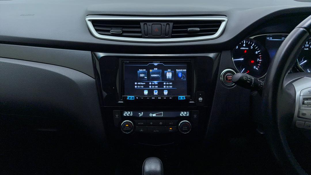 2016 Nissan X-trail St-l (fwd), Automatic, 111036 km, Center Console