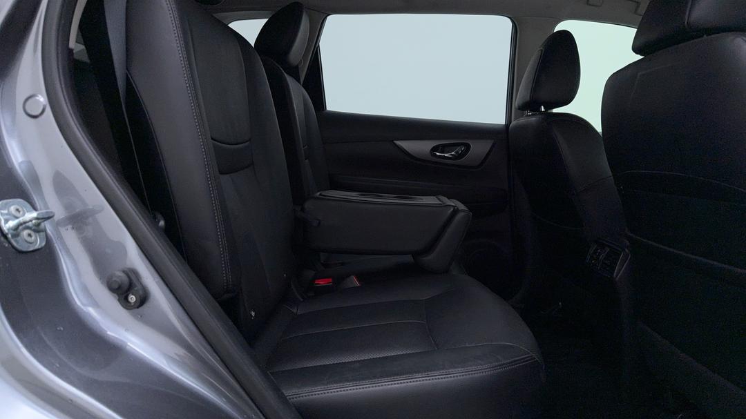 2016 Nissan X-trail St-l (fwd), Automatic, 111036 km, Right Side Rear Door Cabin View