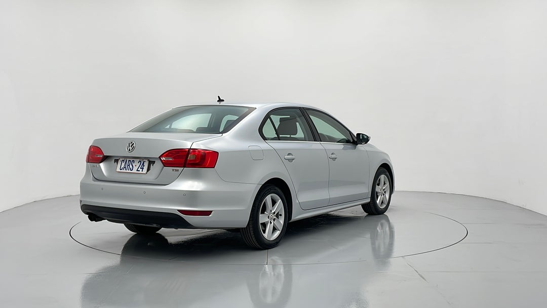 Right Back Diagonal (45- Degree) View