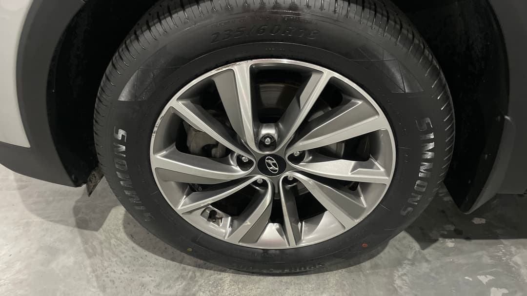 2020 Hyundai Santa Fe Elite Crdi (AWD), Automatic, 60681 km, Left Front Wheel