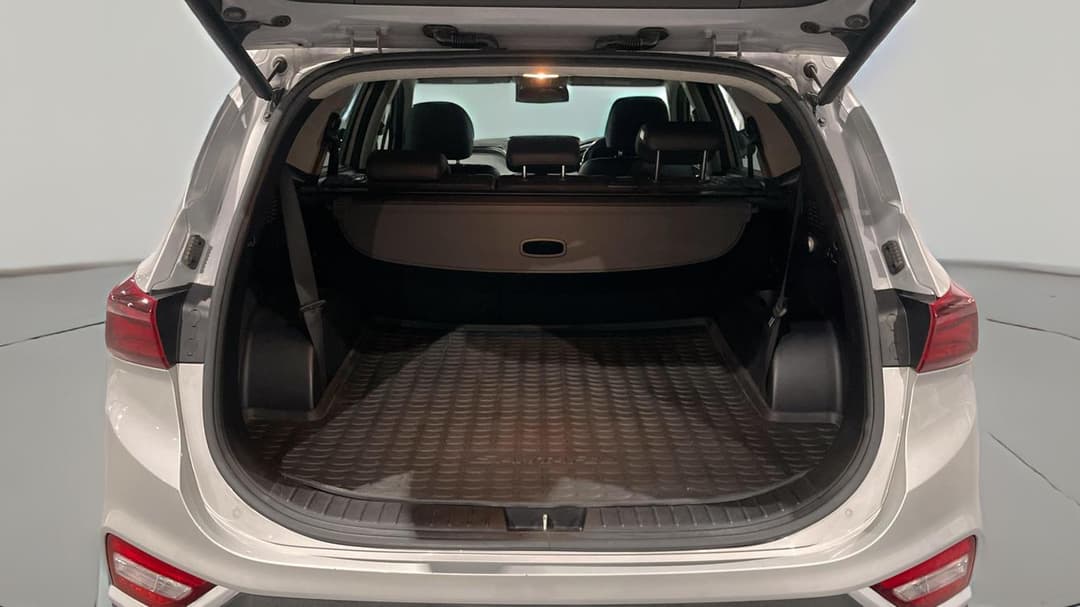 2020 Hyundai Santa Fe Elite Crdi (AWD), Automatic, 60681 km, Boot Inside View