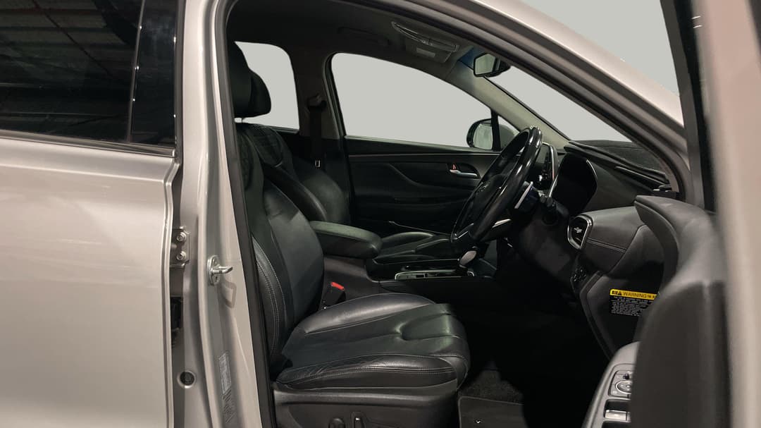 2020 Hyundai Santa Fe Elite Crdi (AWD), Automatic, 60681 km, Right Side Front Door Cabin View