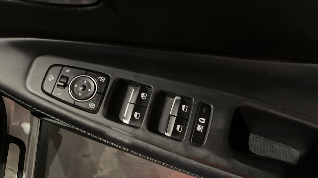 2020 Hyundai Santa Fe Elite Crdi (AWD), Automatic, 60681 km, Drivers Side Door Panel Controls