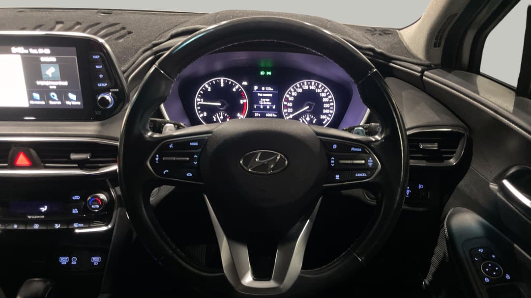 2020 Hyundai Santa Fe Elite Crdi (AWD), Automatic, 60681 km, Steering Wheel Close-up