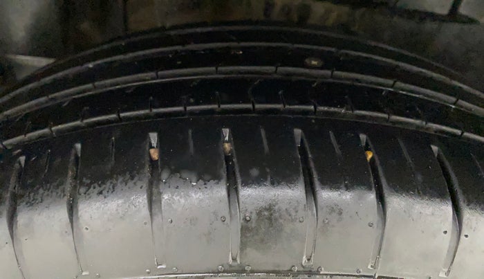 2022 Maruti Dzire ZXI CNG, CNG, Manual, 30,011 km, Right Rear Tyre Tread