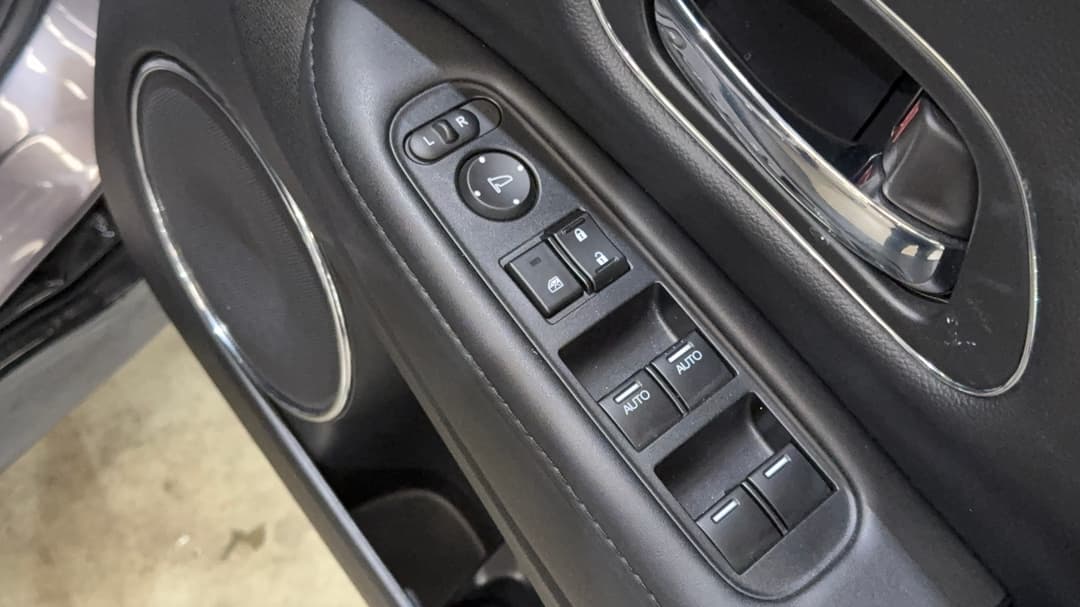 2021 Honda HR-V Rs, Automatic, 38904 km, Drivers Side Door Panel Controls