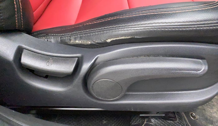 2016 Hyundai Elite i20 ASTA 1.2 (O), Petrol, Manual, 89,142 km, Driver Side Adjustment Panel