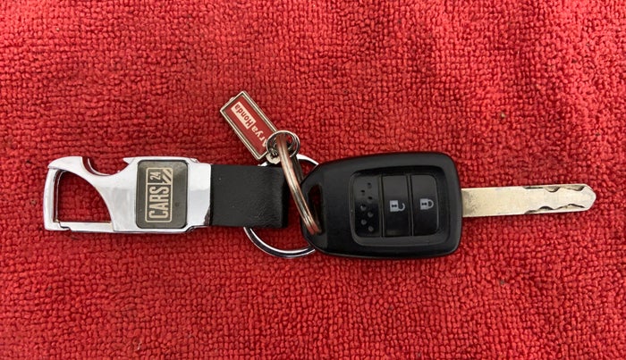 2016 Honda Jazz 1.2 V MT, Petrol, Manual, 28,242 km, Key Close Up