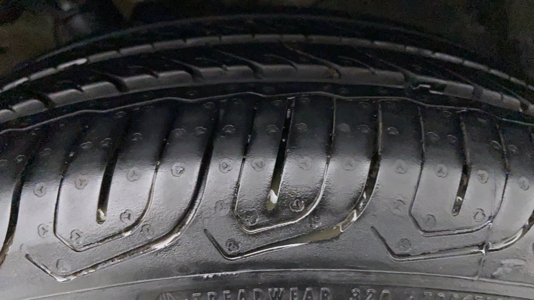 Left Front Tyre Tread