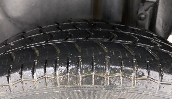 2014 Maruti Swift Dzire VDI, Diesel, Manual, 70,258 km, Left Rear Tyre Tread