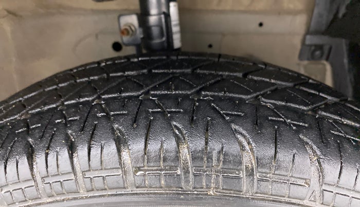 2014 Maruti Swift Dzire VDI, Diesel, Manual, 70,258 km, Right Front Tyre Tread