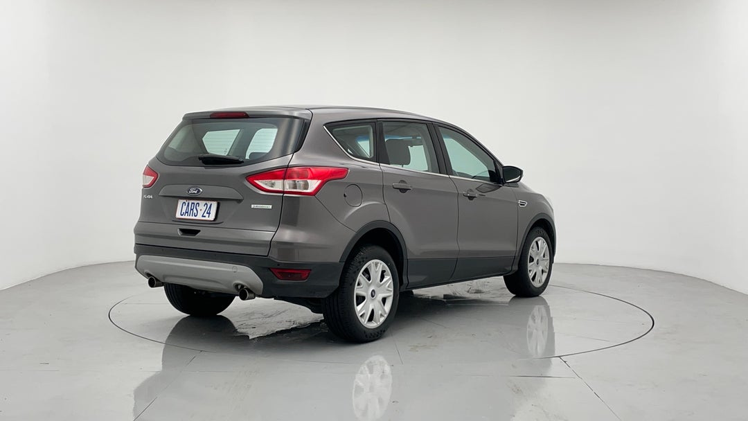 Right Back Diagonal (45- Degree) View