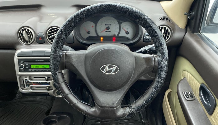 2012 Hyundai Santro Xing GLS PLUS AUDIO, Petrol, Manual, 1,04,398 km, Steering Wheel Close Up